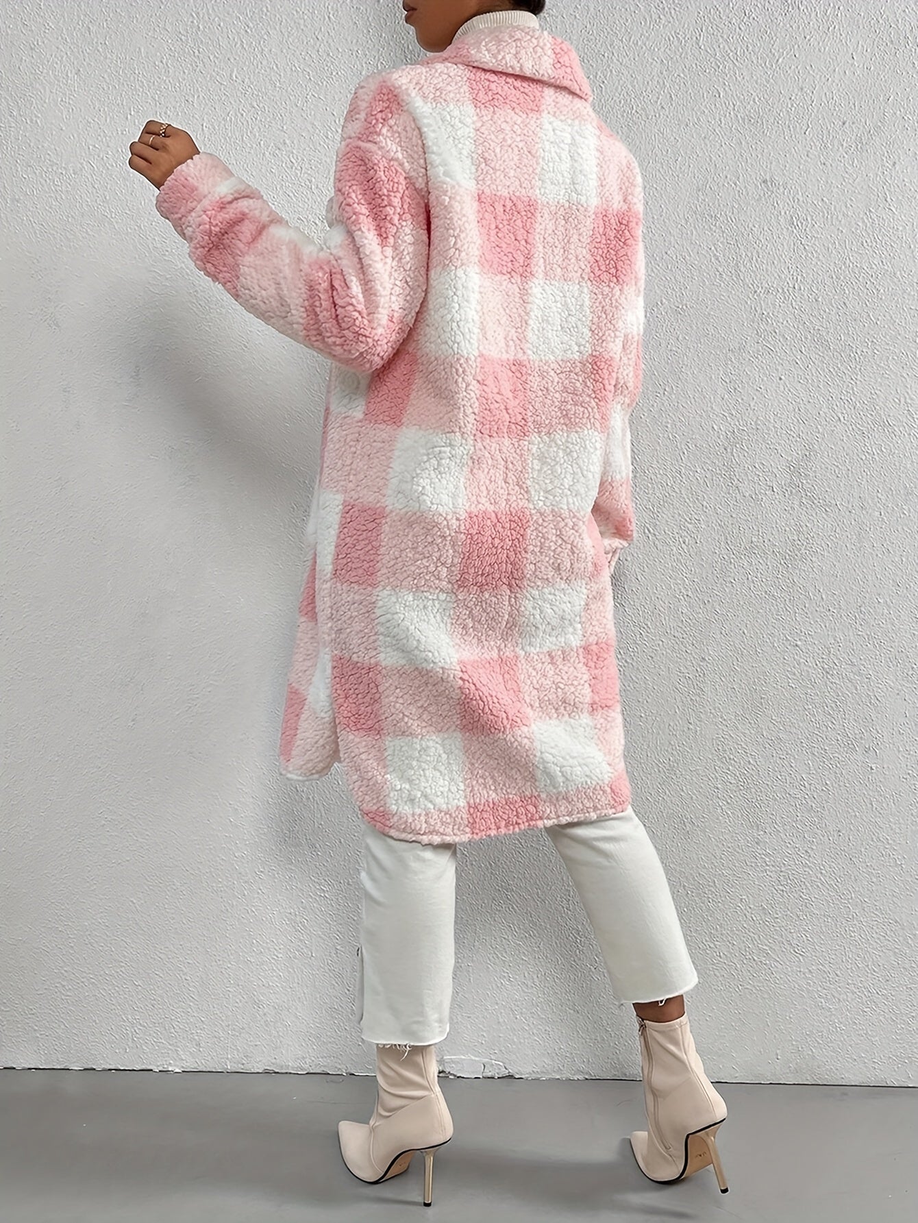 Liesa - Elegant checked teddy coat