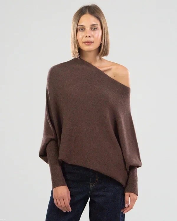 Quintra | Comfy Sweater with elegant trim at the shoulder