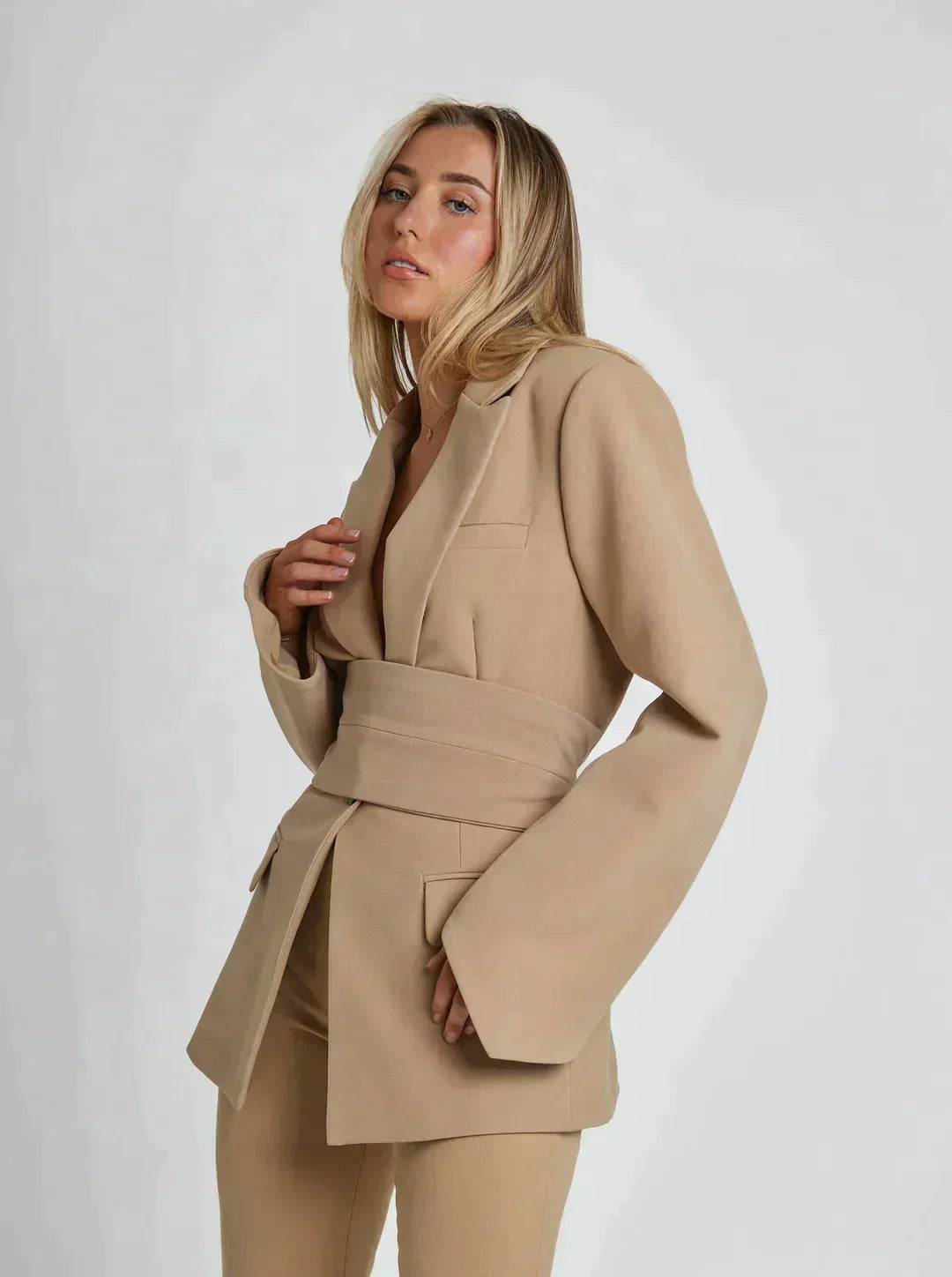 Women's Blazer - Belted Waist - Relaxed Fit - Tailored Lapel - Smart Casual Wear