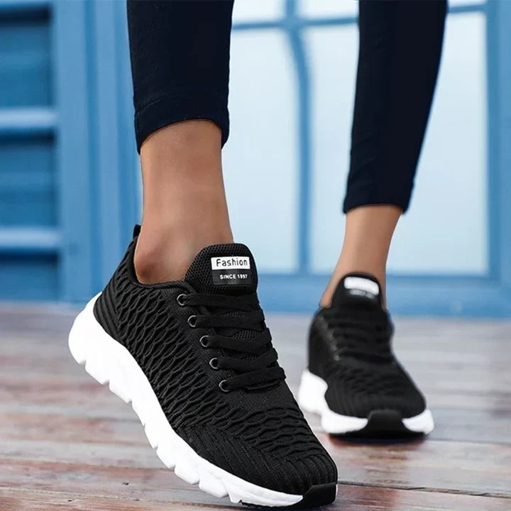 Dynamicrun knitted sneakers – flexible & breathable