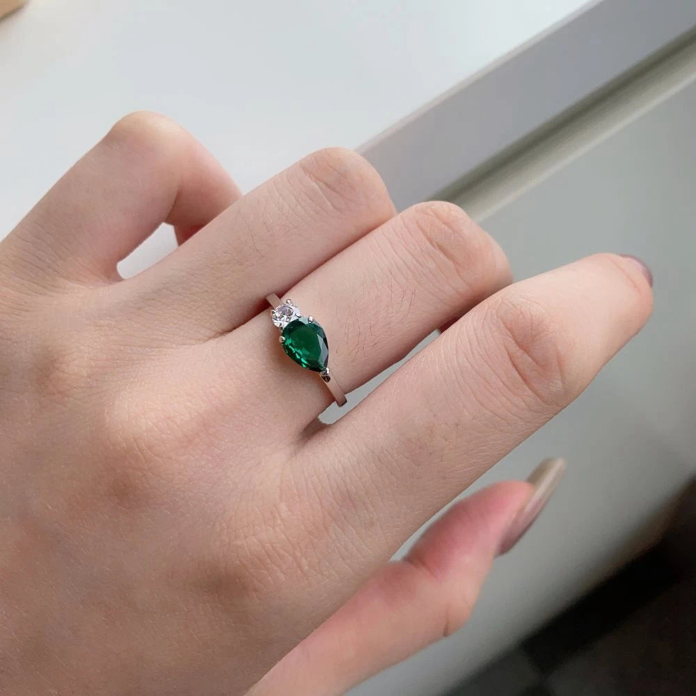 Verde - Slim ring with double gemstone design