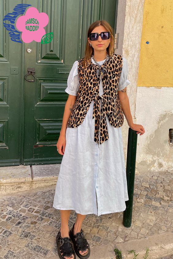 Leopard Print Spring Vest – Lightweight, Stylish & Breathable for Seasonal Chic