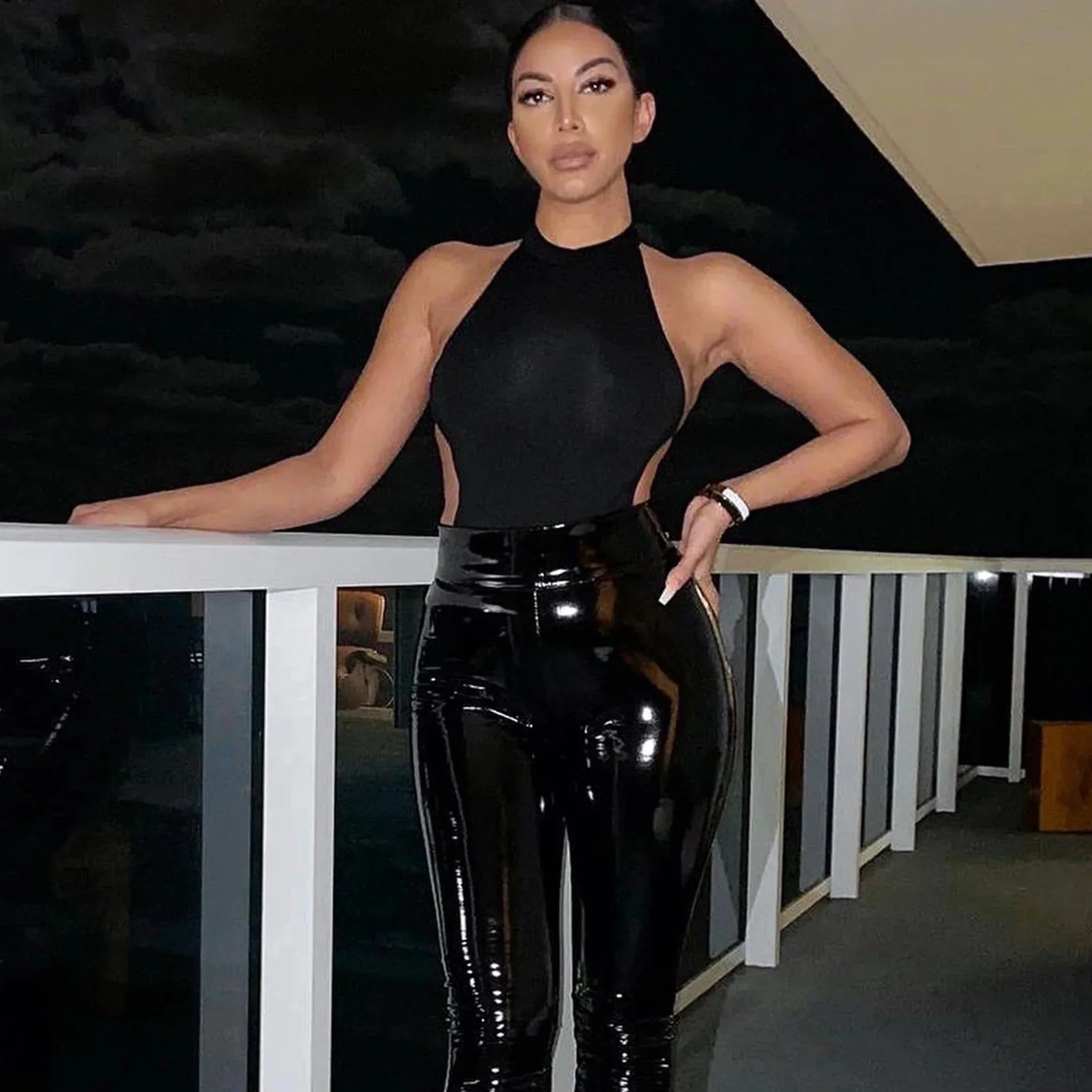 Alexandra - Figure-hugging leather trousers