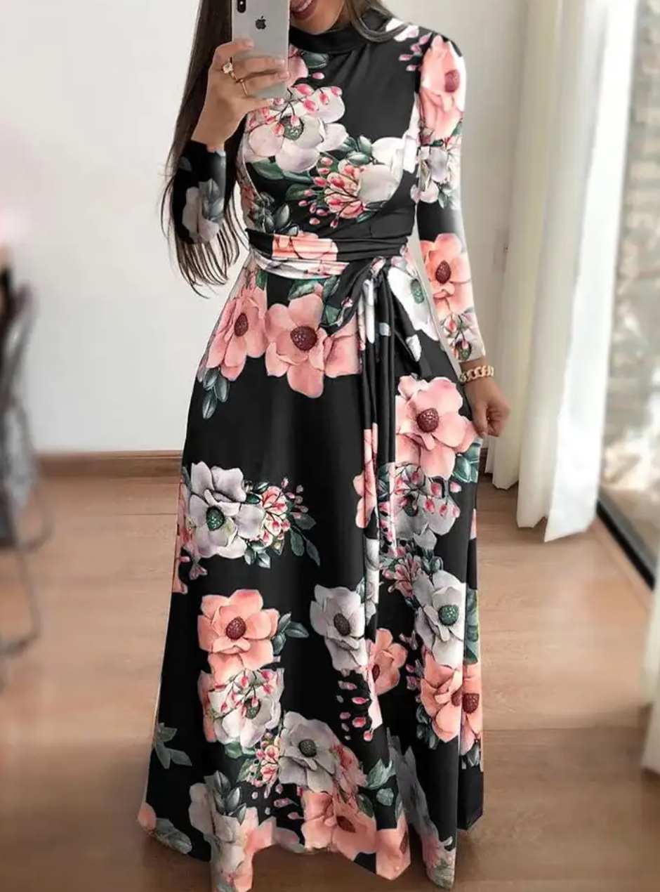 The breathtaking maxi dress with floral pattern