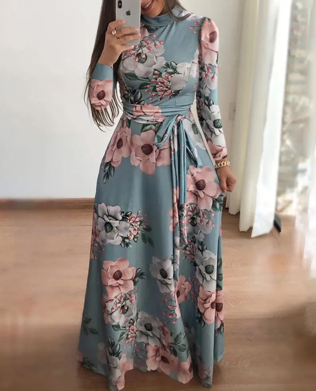 The breathtaking maxi dress with floral pattern