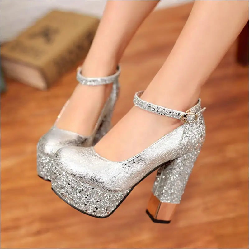 Incomparable women's high heels