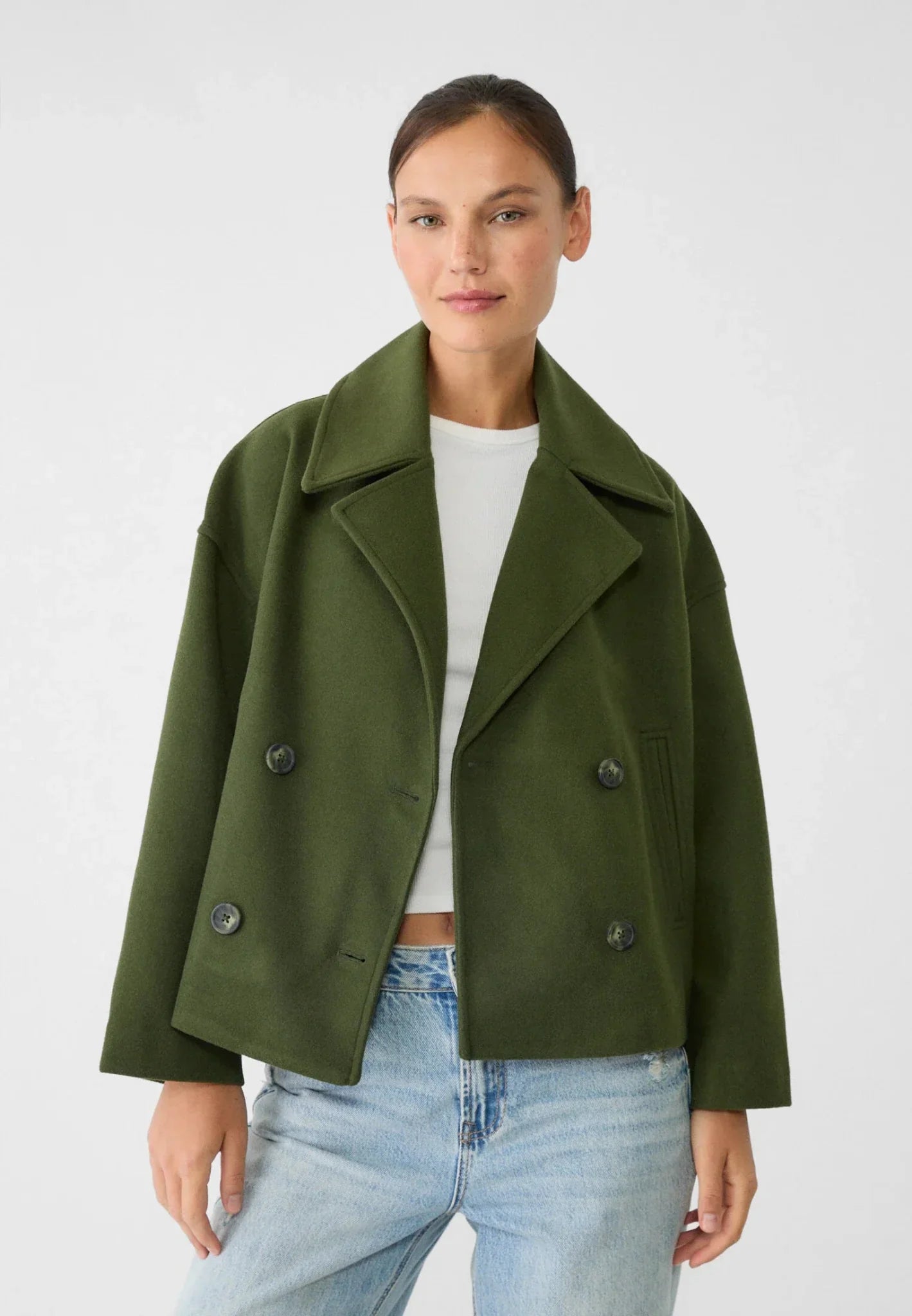 Short double-breasted jacket for women