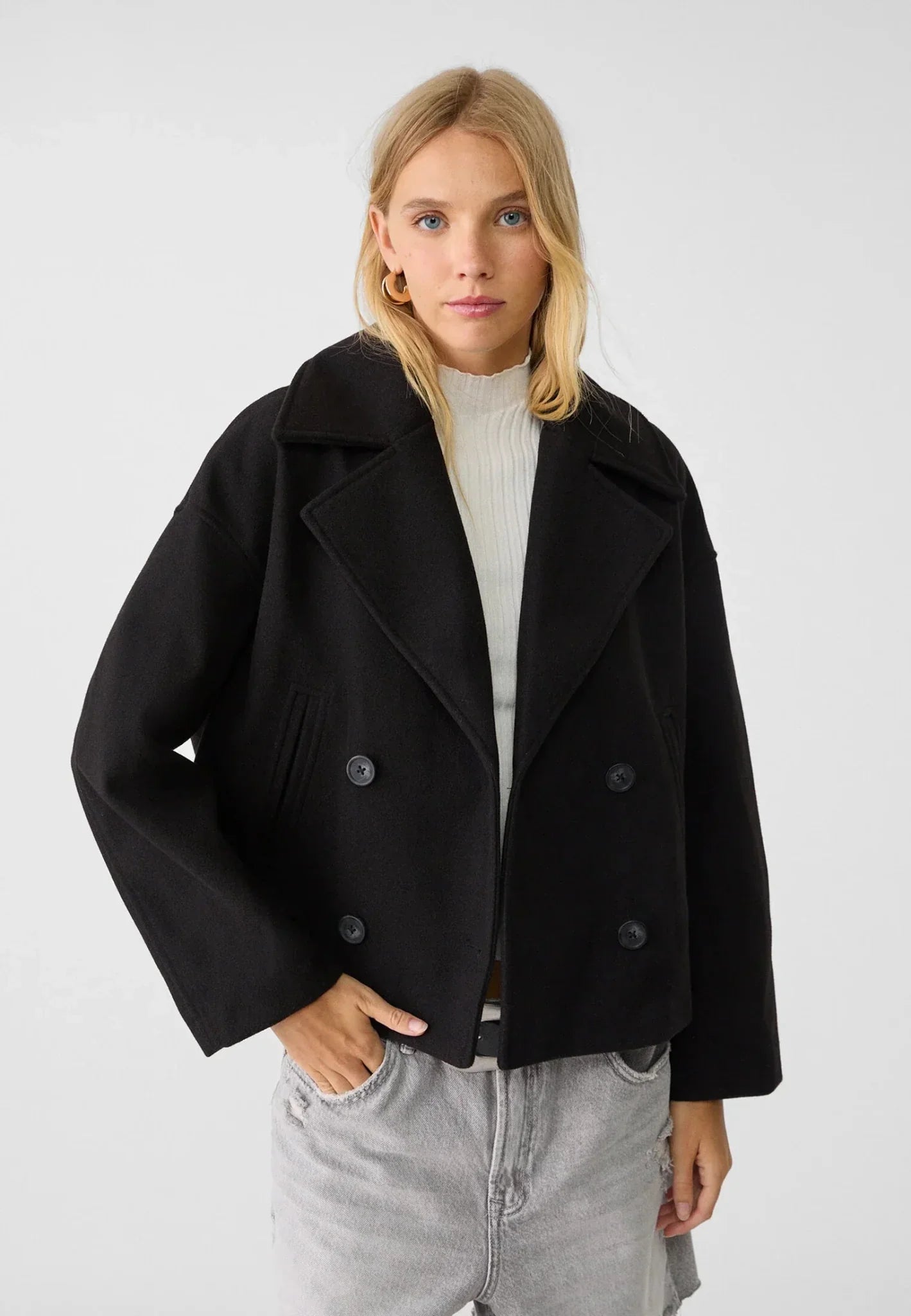 Short double-breasted jacket for women