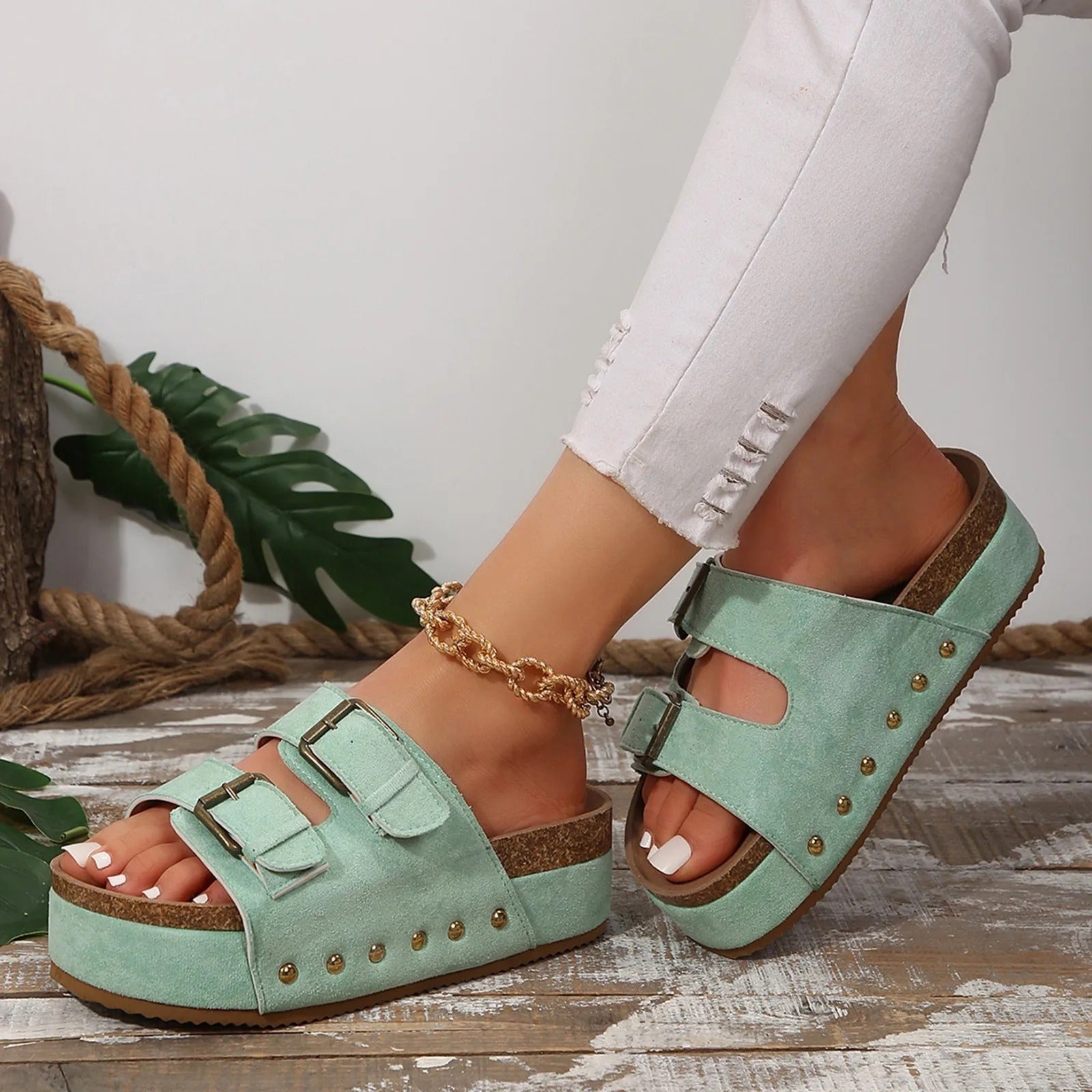 Leona - Sandals with double strap and buckle